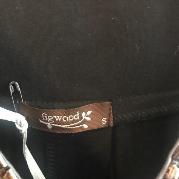 Figwood Balloon Style Dress - Picture 4 of 5